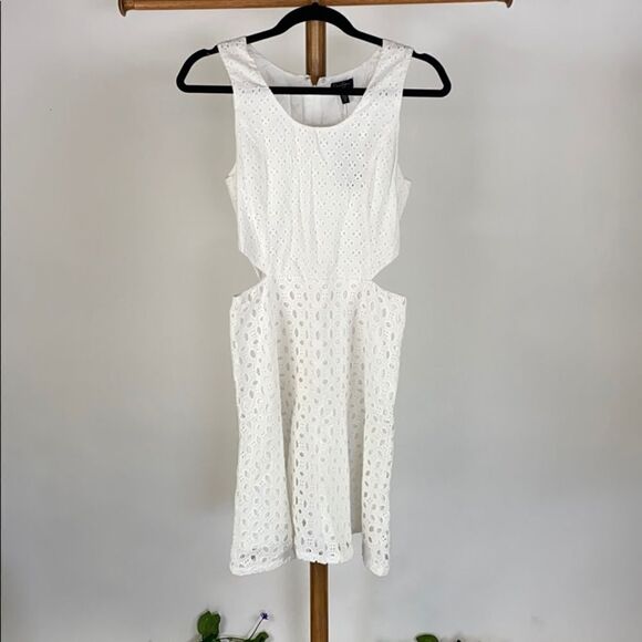 Jessica Simpson Dress - Picture 2 of 6